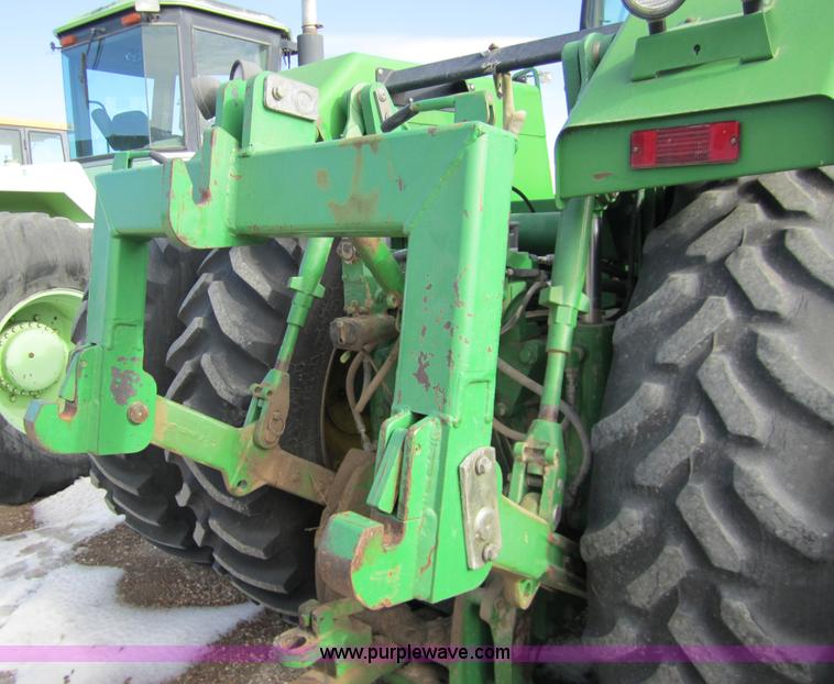 image for item 3291 1994 John Deere 8770 tractor