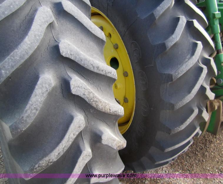 image for item 3291 1994 John Deere 8770 tractor