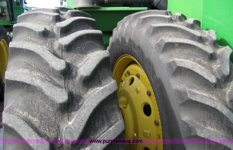 image for item 3291 1994 John Deere 8770 tractor