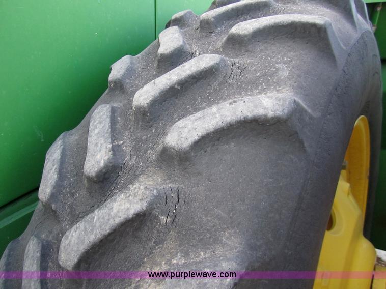 image for item 3291 1994 John Deere 8770 tractor