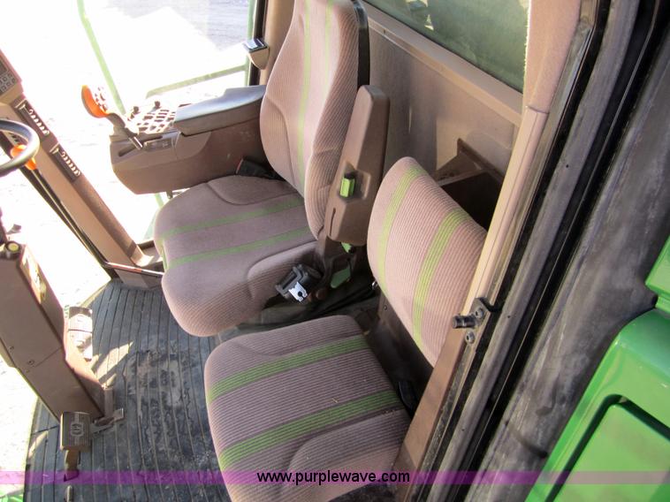 image for item 3351 2005 John Deere 9560STS combine