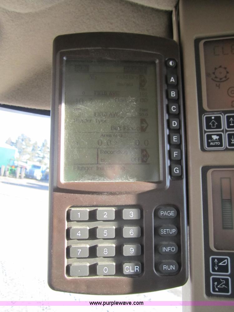 image for item 3351 2005 John Deere 9560STS combine