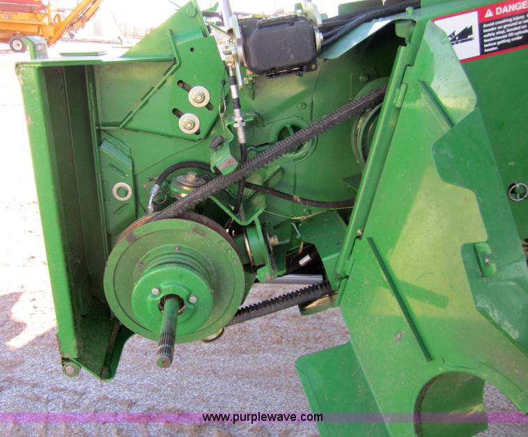 image for item 3351 2005 John Deere 9560STS combine