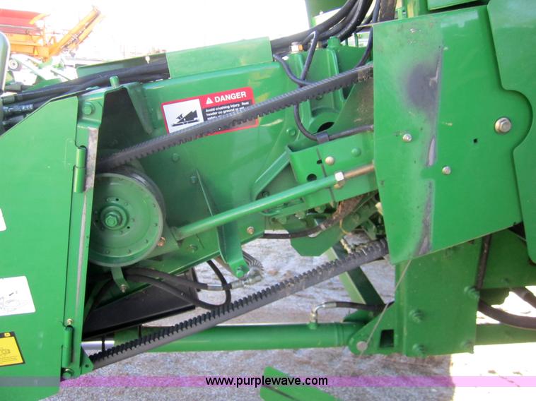 image for item 3351 2005 John Deere 9560STS combine