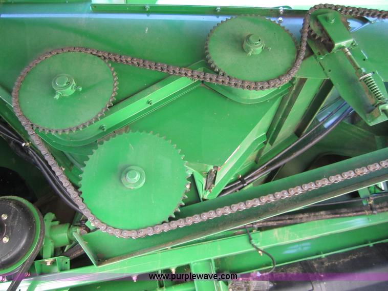 image for item 3351 2005 John Deere 9560STS combine