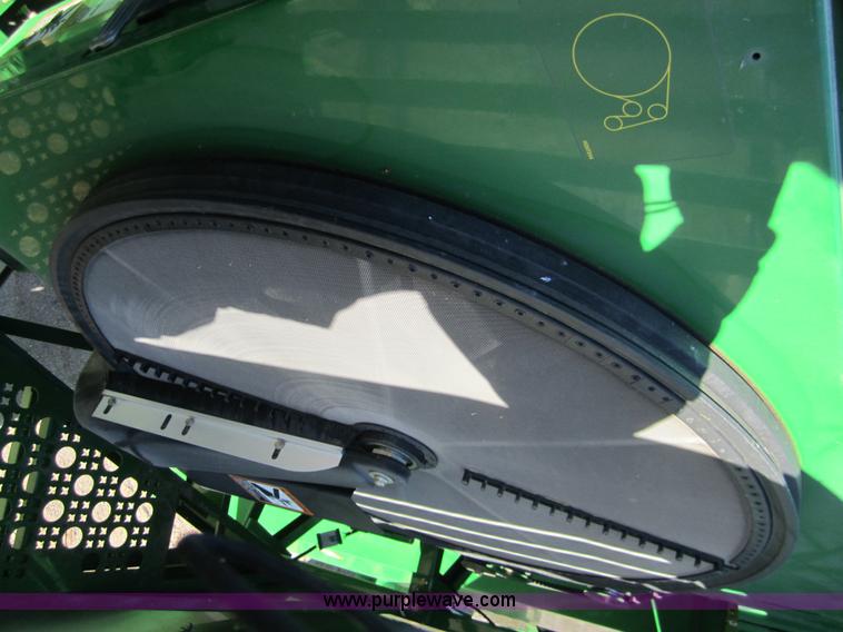 image for item 3351 2005 John Deere 9560STS combine