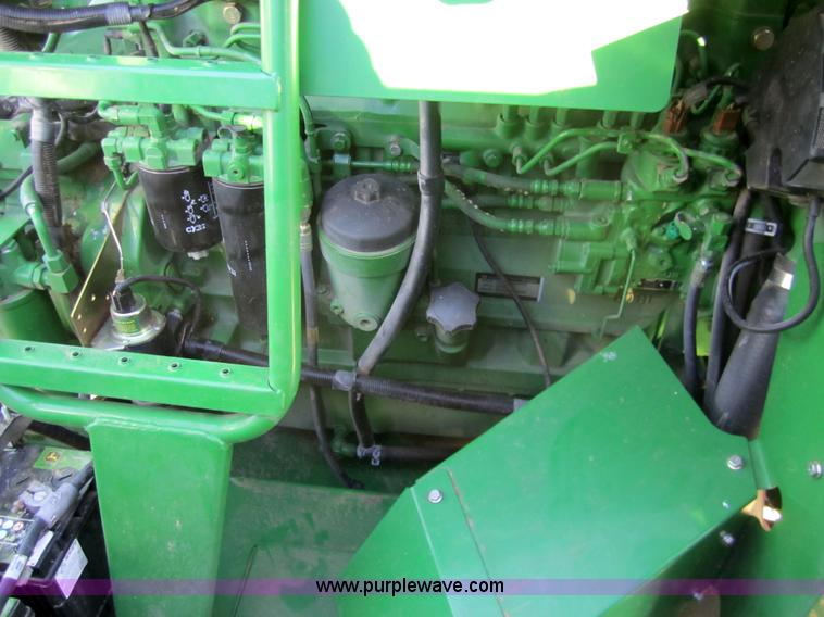 image for item 3351 2005 John Deere 9560STS combine