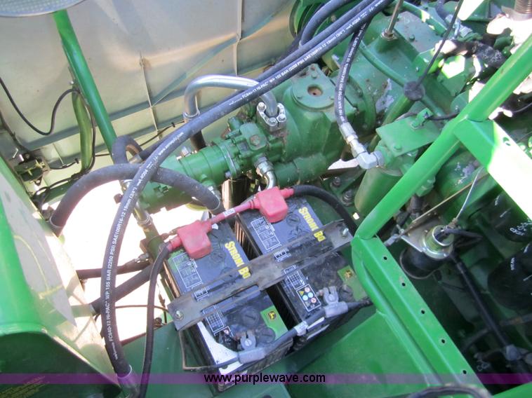 image for item 3351 2005 John Deere 9560STS combine