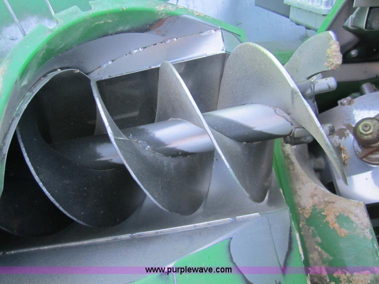 image for item 3351 2005 John Deere 9560STS combine