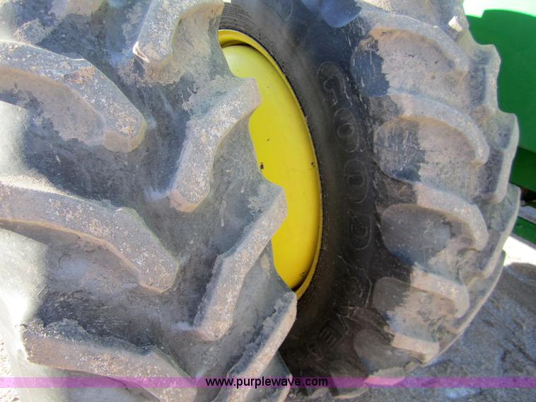 image for item 3351 2005 John Deere 9560STS combine