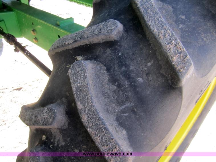 image for item 3351 2005 John Deere 9560STS combine