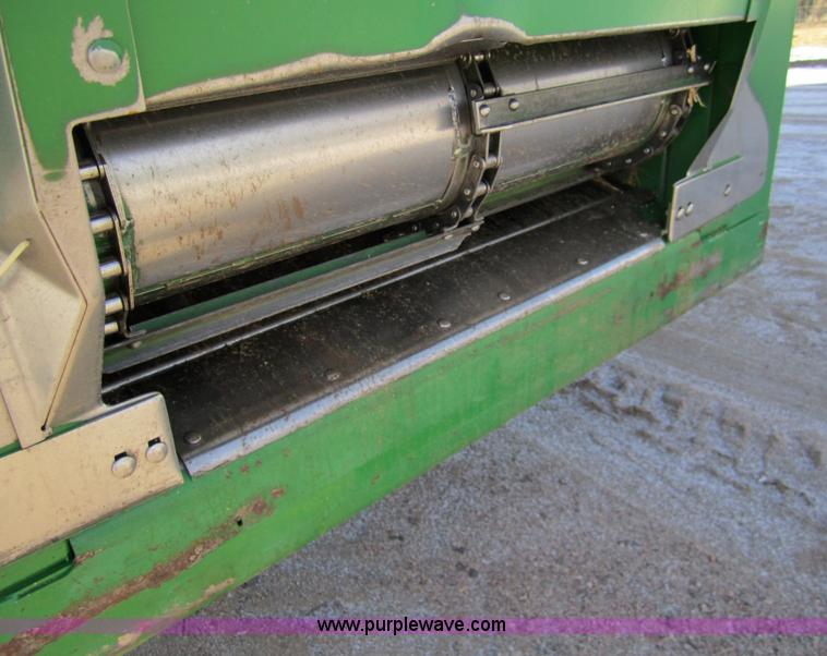 image for item 3351 2005 John Deere 9560STS combine