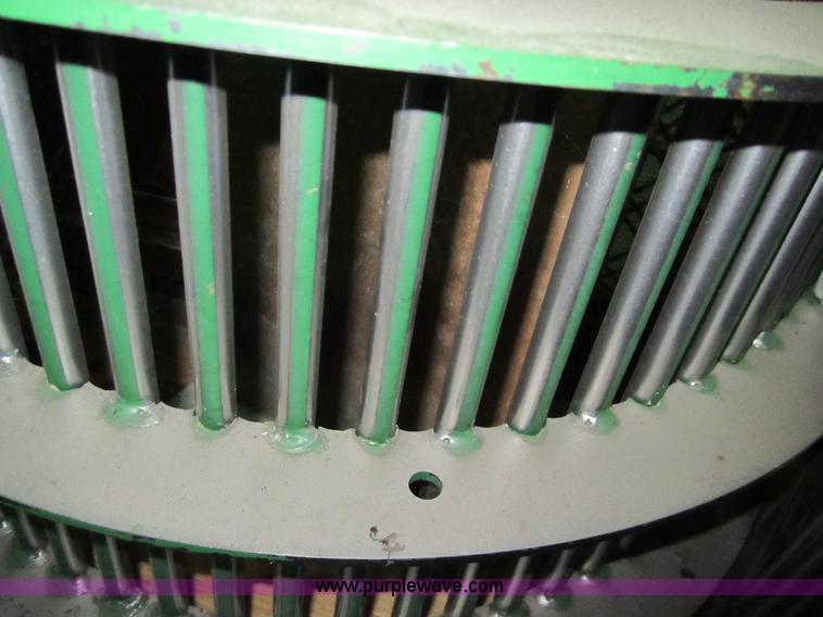 image for item 3351 2005 John Deere 9560STS combine