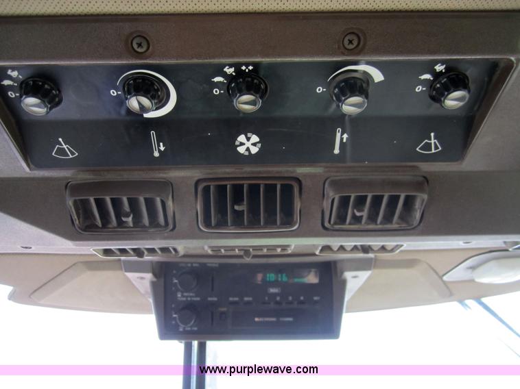 image for item 3352 1991 John Deere 4955 MFWD tractor