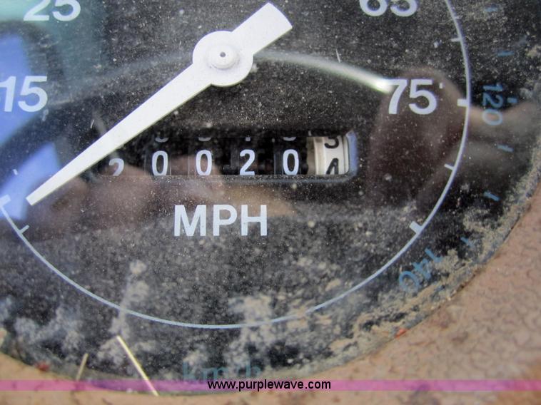 image for item 3353 1981 Ford LNT8000 tandem grain truck