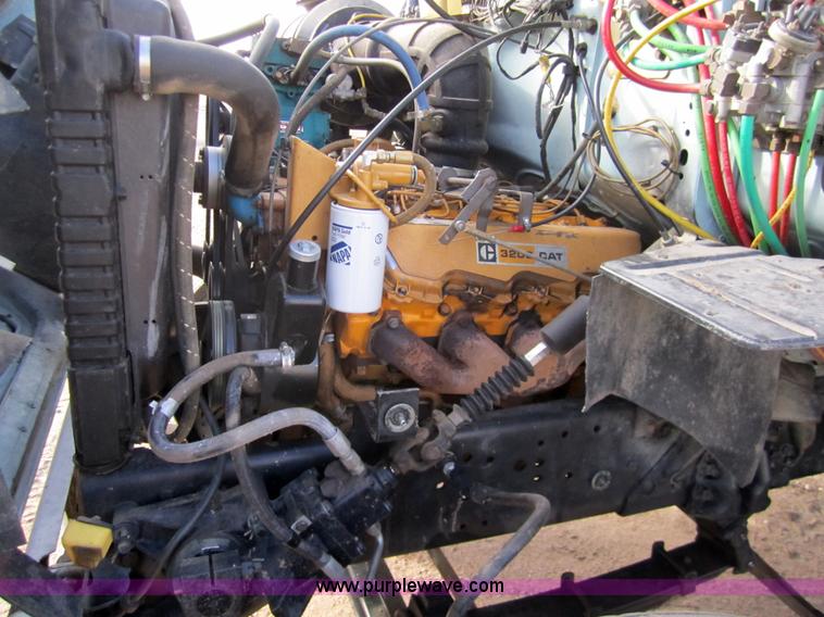 image for item 3353 1981 Ford LNT8000 tandem grain truck