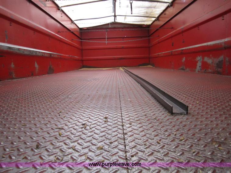 image for item 3353 1981 Ford LNT8000 tandem grain truck