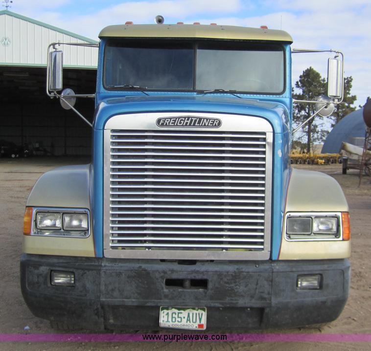 image for item 3354 1995 Freightliner FLD120 semi truck