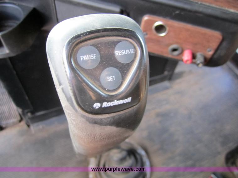 image for item 3354 1995 Freightliner FLD120 semi truck