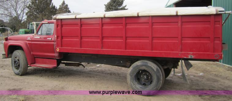 image for item 3355 1974 Ford F600 grain truck