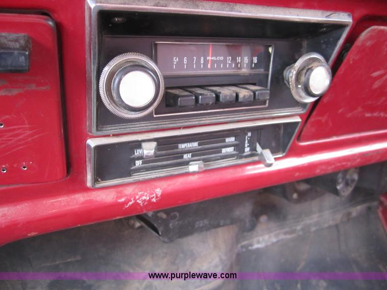 image for item 3355 1974 Ford F600 grain truck