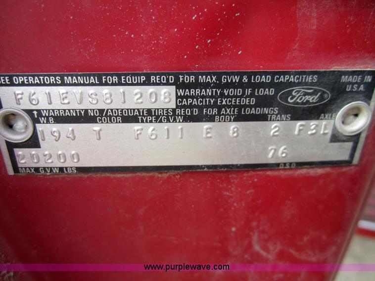 image for item 3355 1974 Ford F600 grain truck