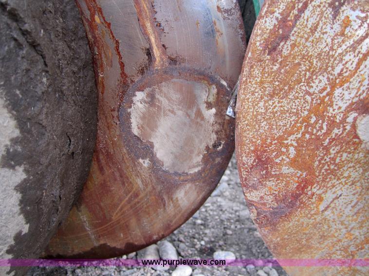 image for item 3358 1990 John Deere 7200 eight row planter