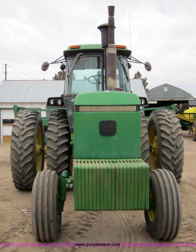 image for item 3359 1988 John Deere 4850 tractor
