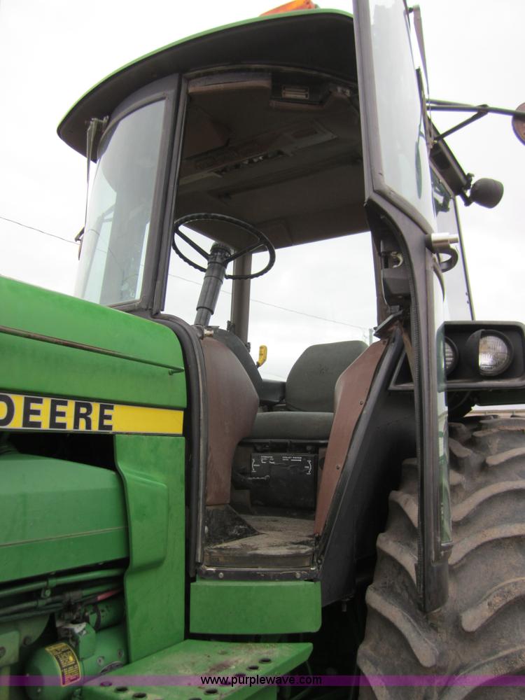 image for item 3359 1988 John Deere 4850 tractor