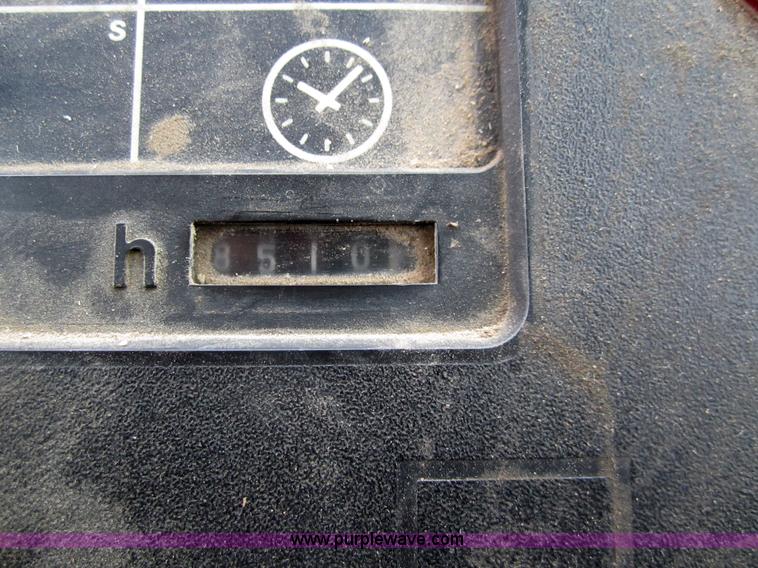 image for item 3359 1988 John Deere 4850 tractor