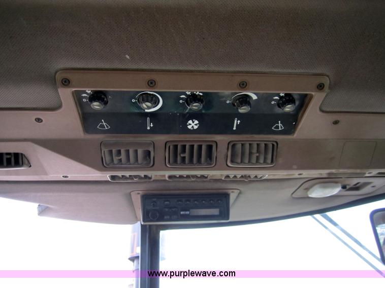 image for item 3359 1988 John Deere 4850 tractor