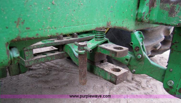 image for item 3359 1988 John Deere 4850 tractor