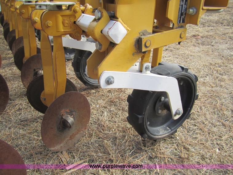 image for item 3363 1999 Buffalo 6300 high residue cultivator