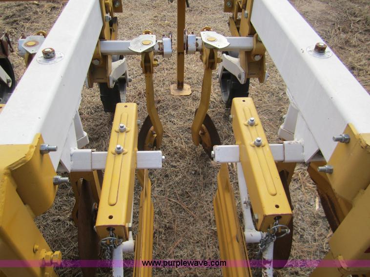 image for item 3363 1999 Buffalo 6300 high residue cultivator