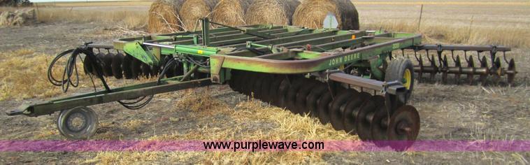 image for item 3369 1982 John Deere 335 double offset disk