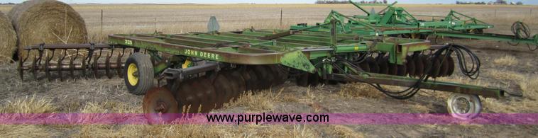 image for item 3369 1982 John Deere 335 double offset disk