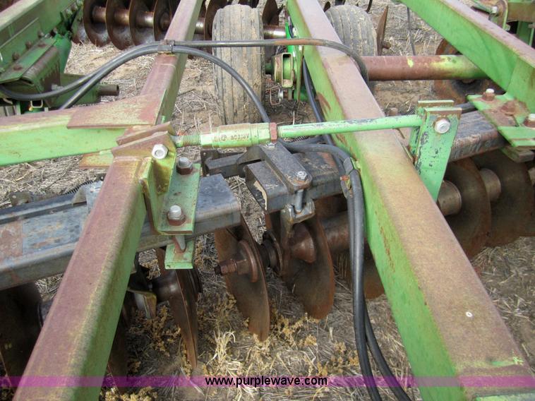image for item 3369 1982 John Deere 335 double offset disk