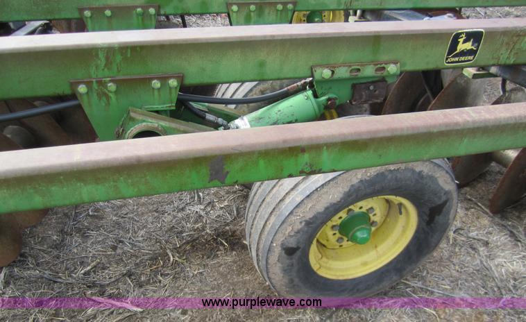 image for item 3369 1982 John Deere 335 double offset disk