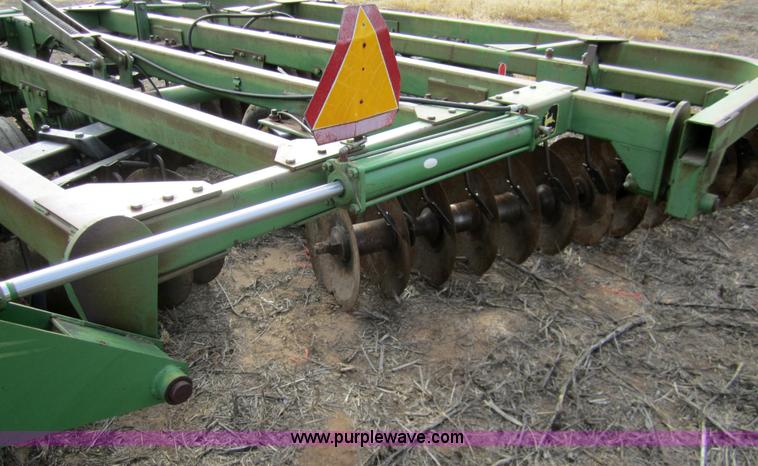 image for item 3369 1982 John Deere 335 double offset disk
