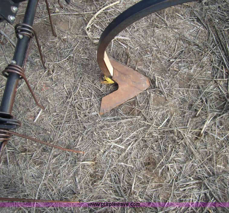 image for item 3370 John Deere 680 chisel