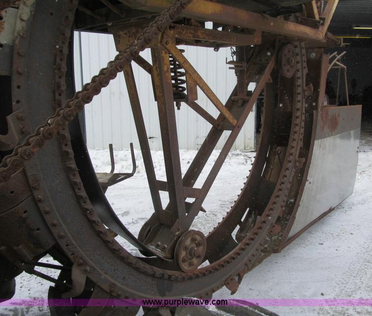 image for item 4008 Speicher trencher