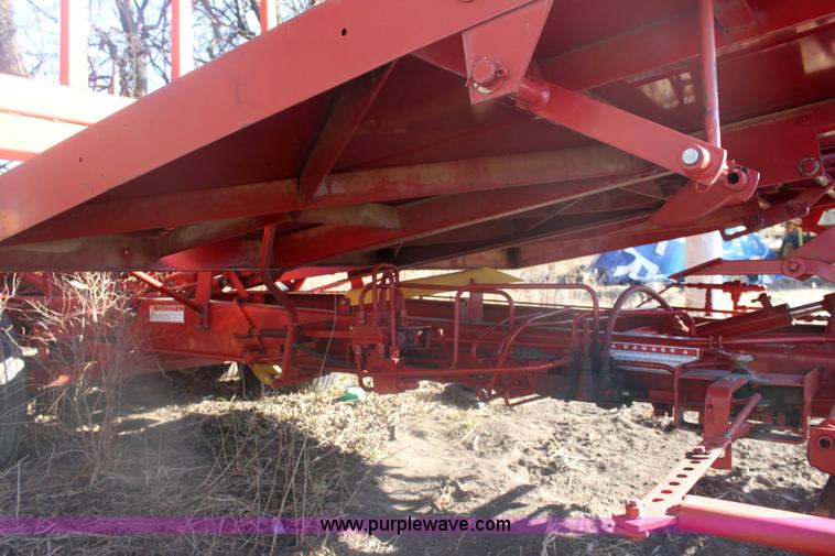 image for item 6345 2000 New Holland 1037 bale accumulator stakliner