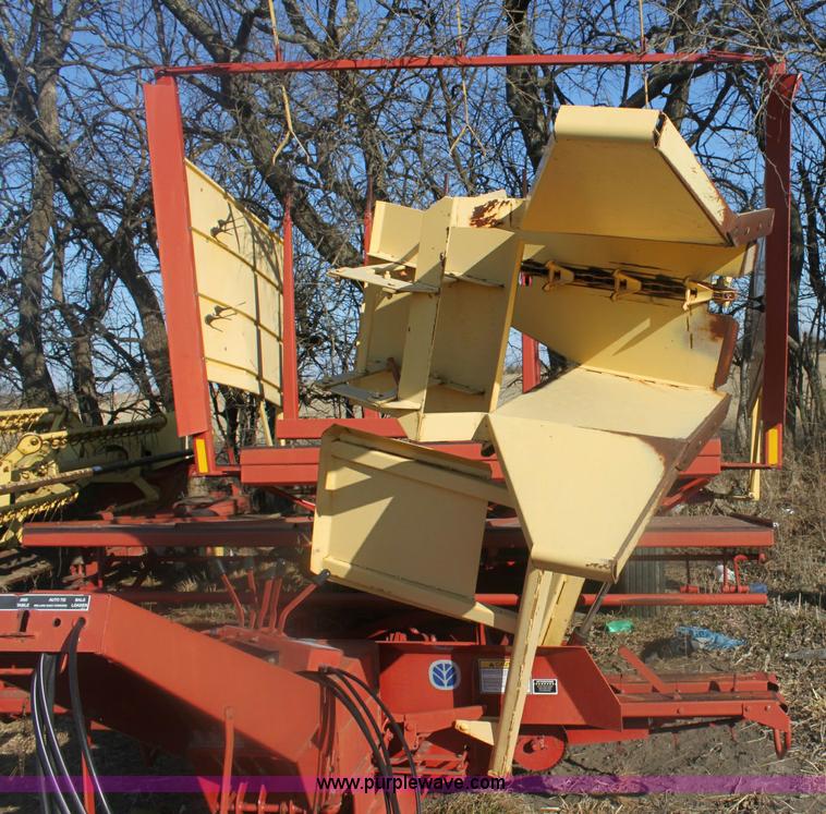 image for item 6345 2000 New Holland 1037 bale accumulator stakliner