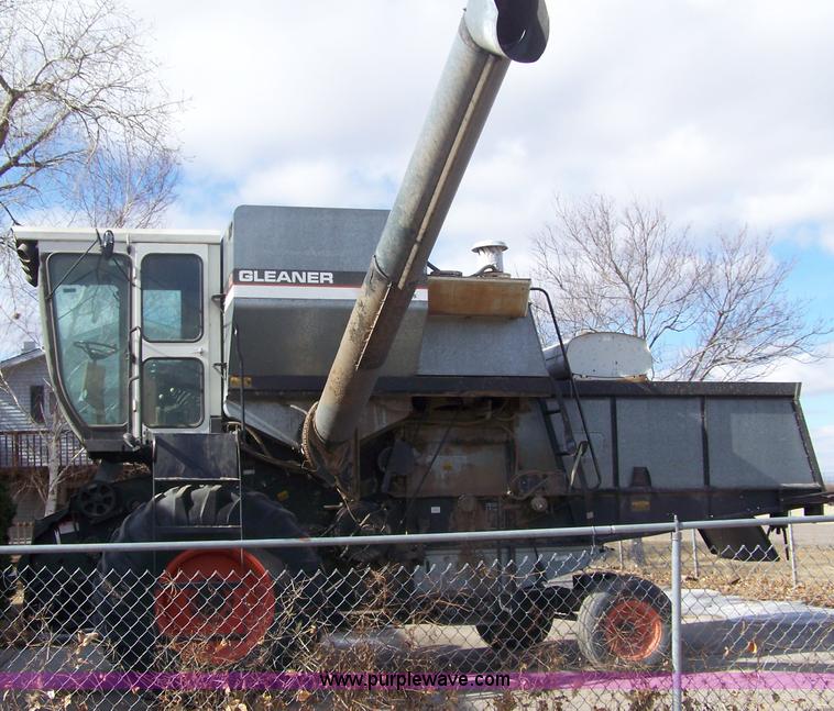 image for item 7281 Allis Chalmers M2 Gleaner combine