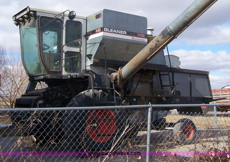 image for item 7281 Allis Chalmers M2 Gleaner combine