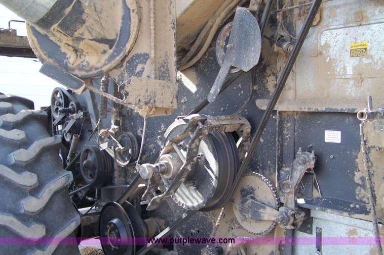 image for item 7281 Allis Chalmers M2 Gleaner combine