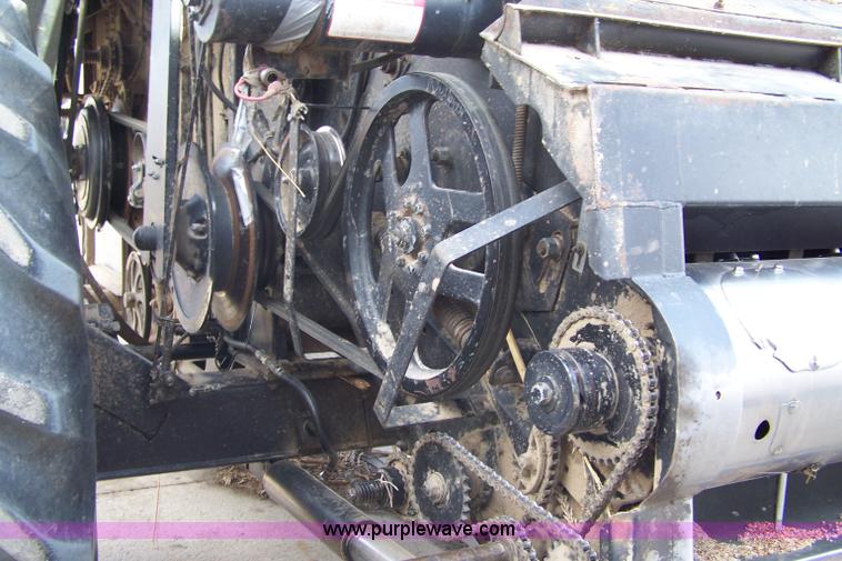 image for item 7281 Allis Chalmers M2 Gleaner combine