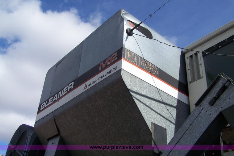 image for item 7281 Allis Chalmers M2 Gleaner combine