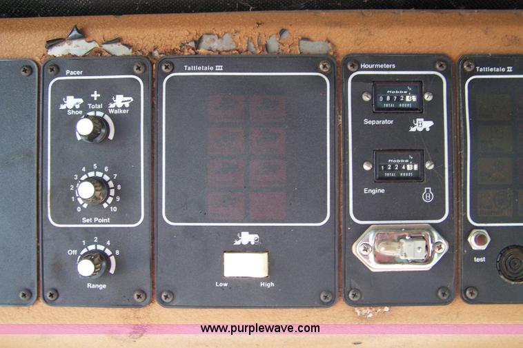 image for item 7281 Allis Chalmers M2 Gleaner combine