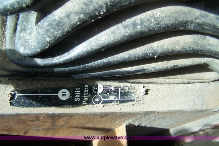 image for item 7281 Allis Chalmers M2 Gleaner combine